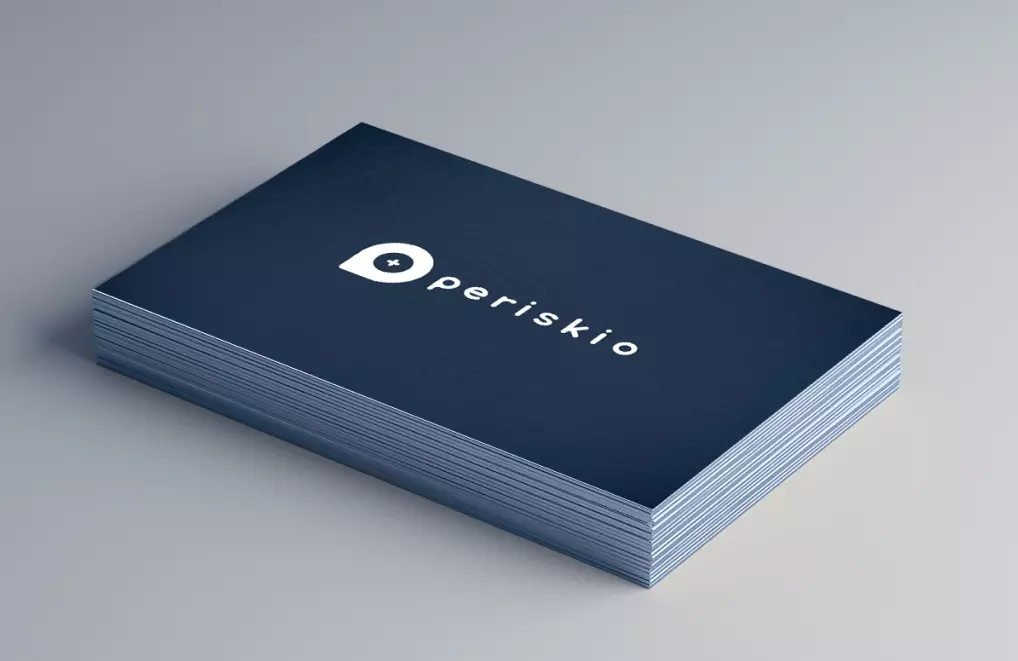 Aperçu du logo Periskio sur une carte d'affaires